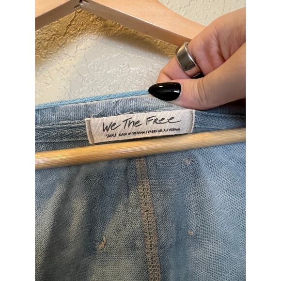 Free People We the Free Blue Oversized Slouchy Fit Tee Small Distressed Casual - Picture 8 of 8